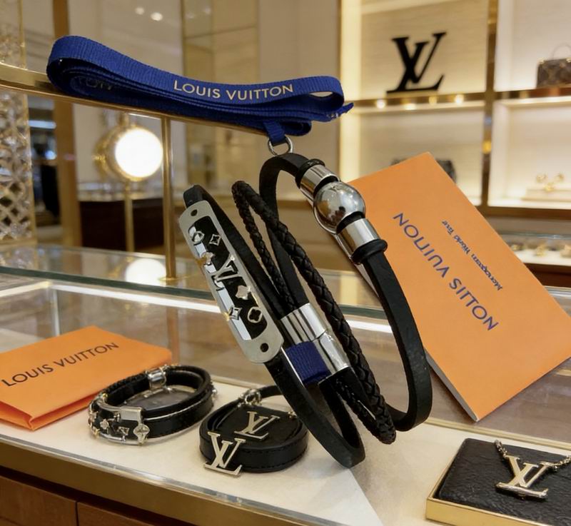 LV Bracelet 03yxs104