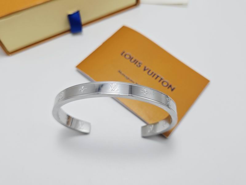 LV Bracelet 03yxs125