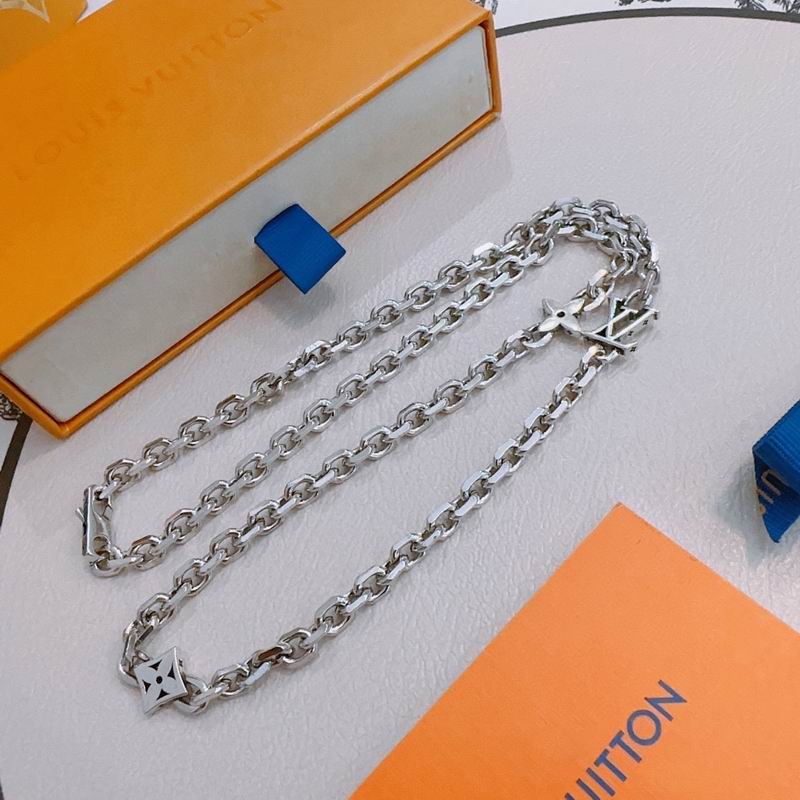 Lv Necklace 02yxs15