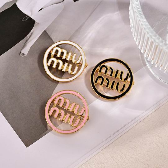 MiuMiu brooch 01lyh02