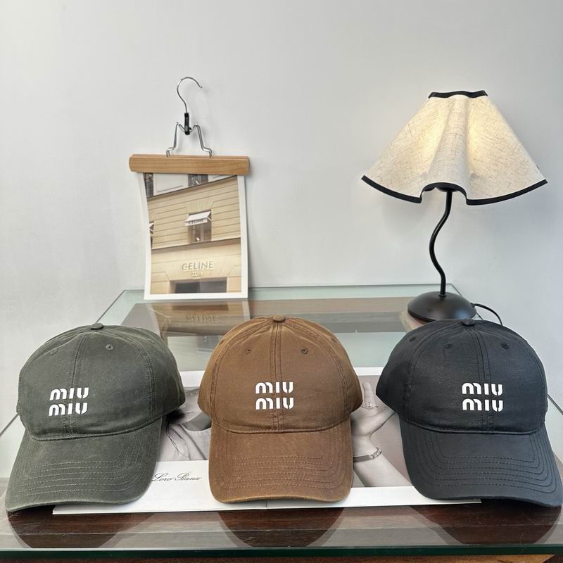Miumiu Cap dx92
