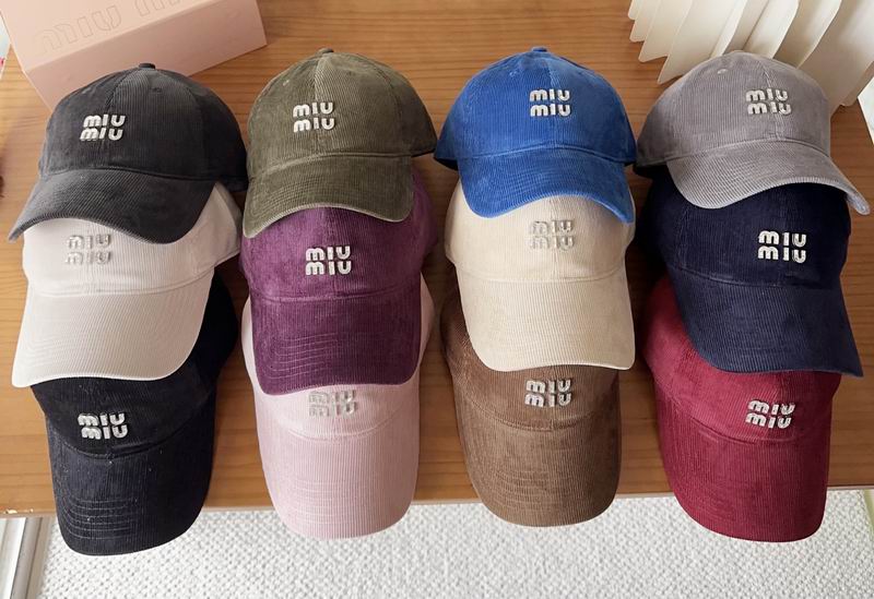 Miumiu Cap dx113