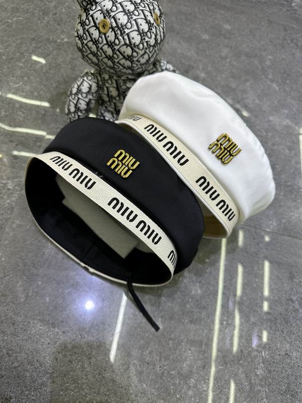 Miumiu beret dx21