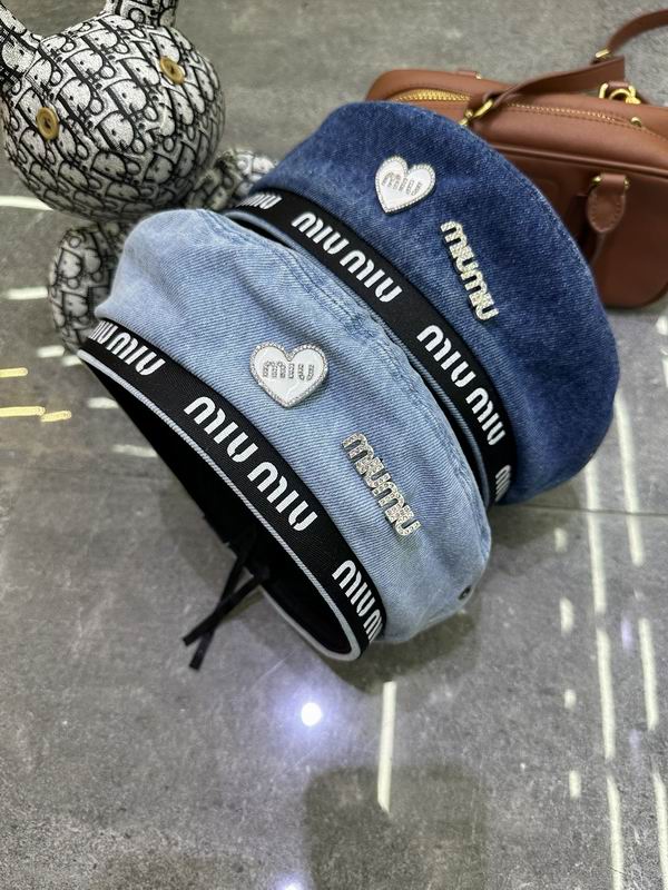 Miumiu beret dx03