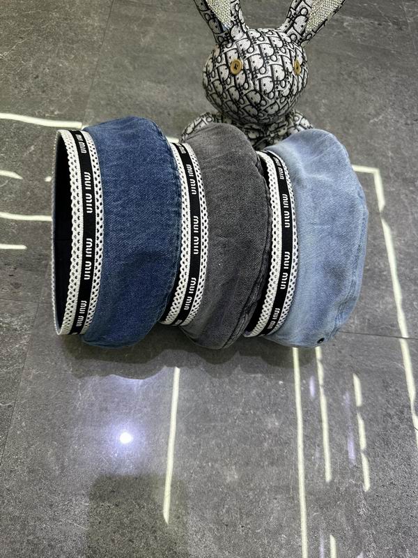 Miumiu beret dx05