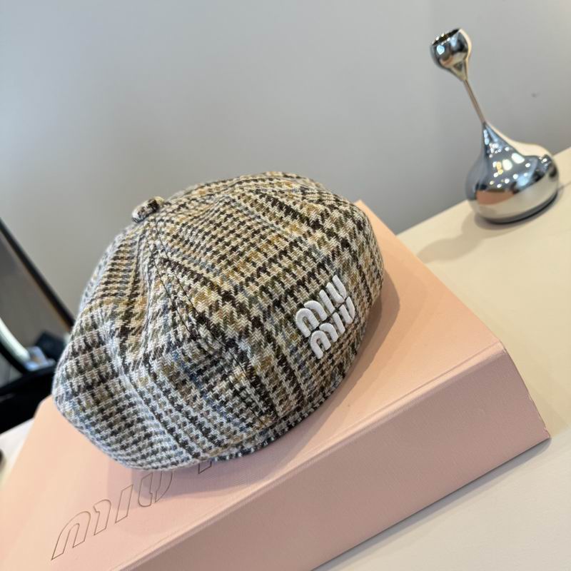 Miumiu beret dx18