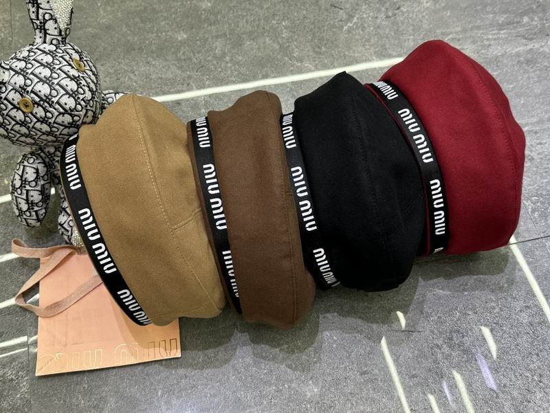 Miumiu beret dx27