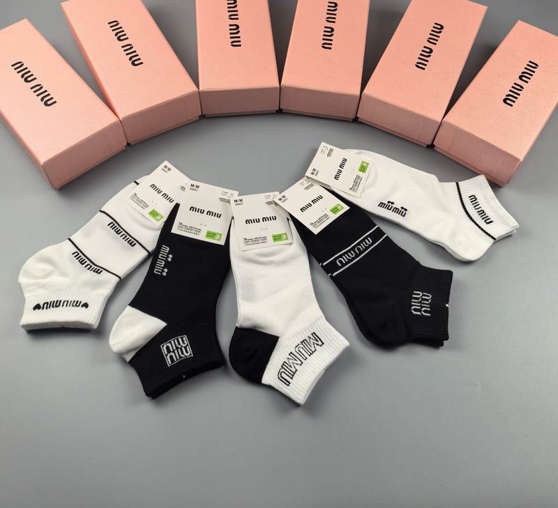 Miumiu socks 031029