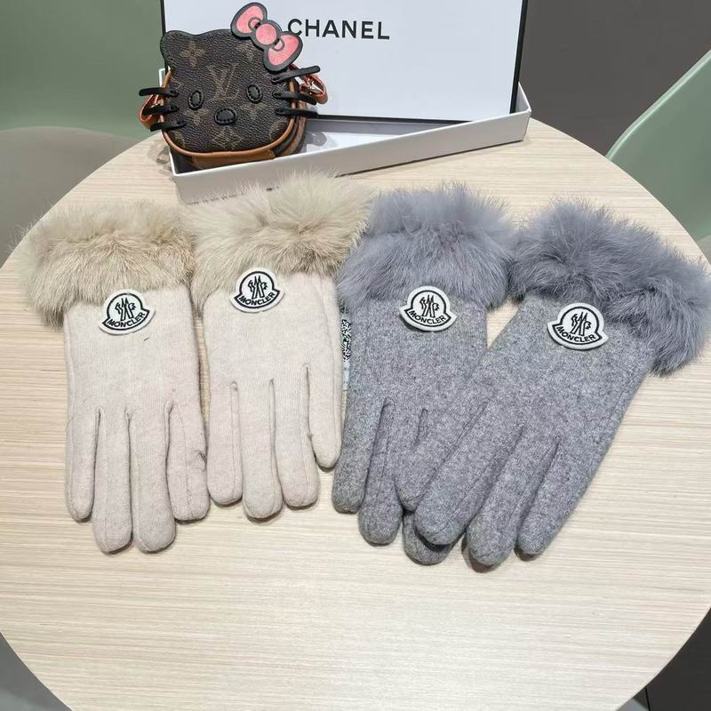 Moncler Gloves 121343