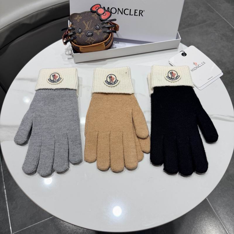 Moncler Gloves 121356