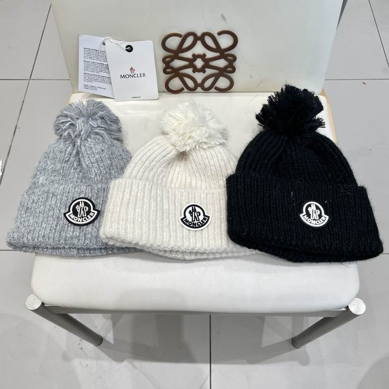 Moncler hat 090720