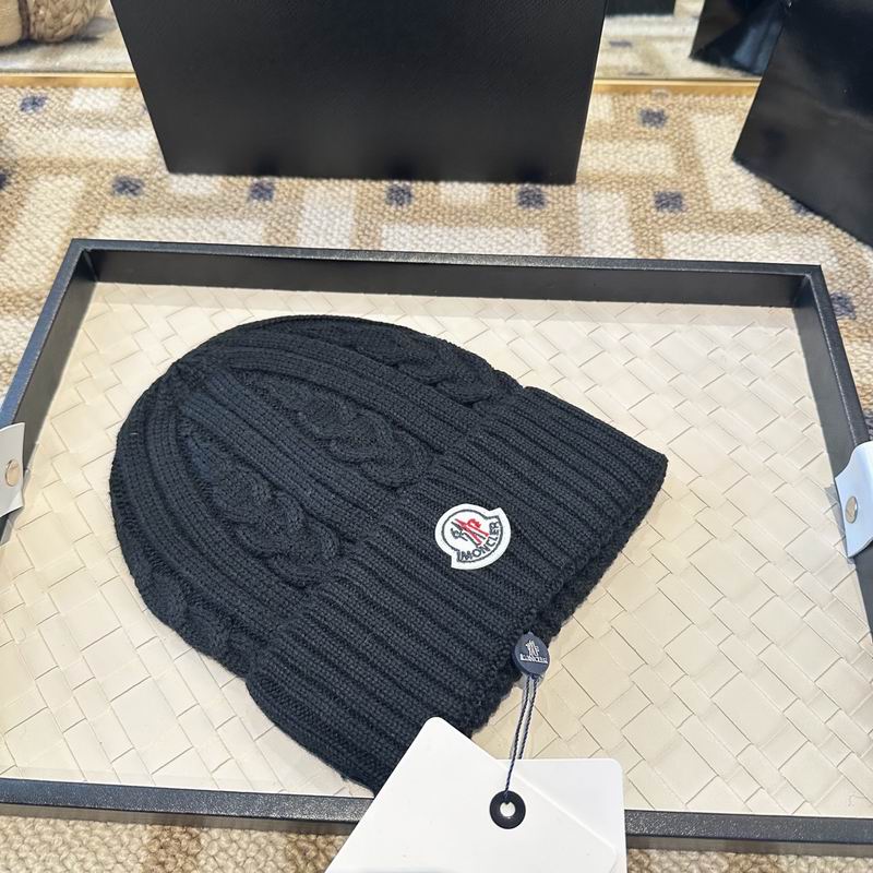 Moncler hat 010411