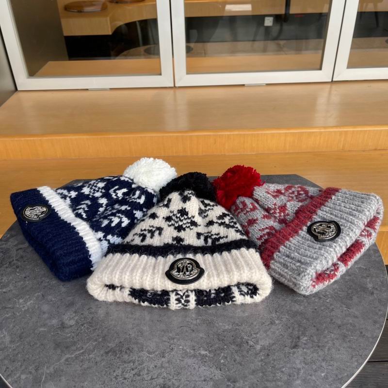 Moncler hat 010319