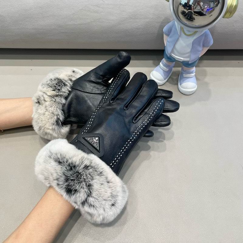 Prada Gloves hm