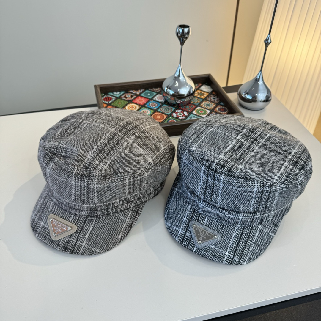 Prada cap 030502