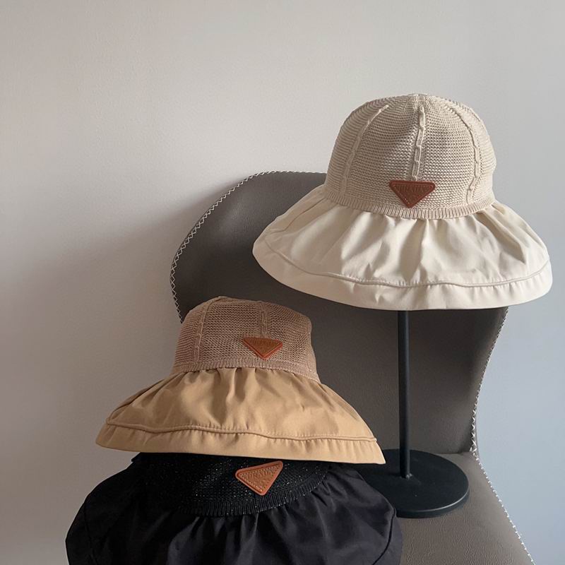 Prada hat 062701