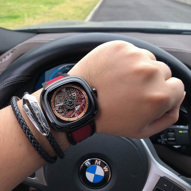 Seven Friday 45.6X45mm 090481