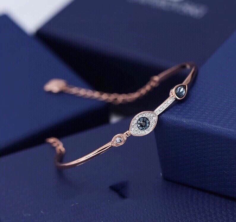 Swarovski Bracelet 04yxh57