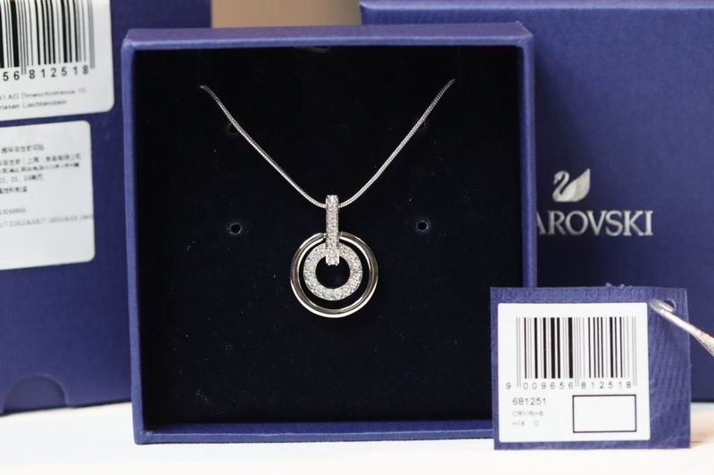 Swarovski Necklace 03lyr96