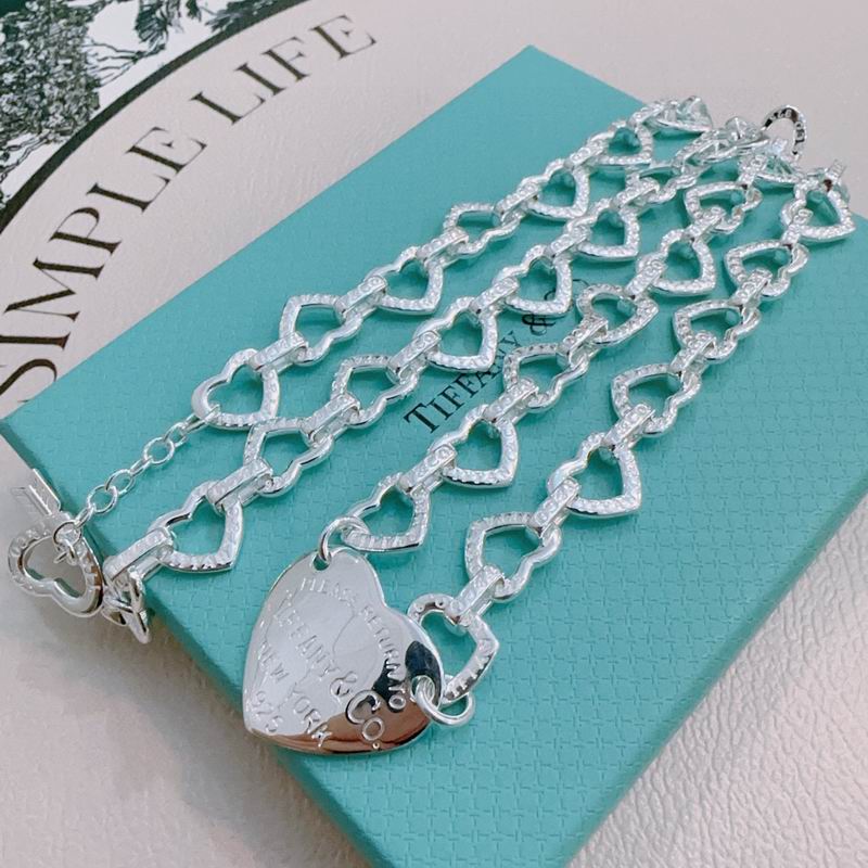 Tiffany necklace 10yxx90