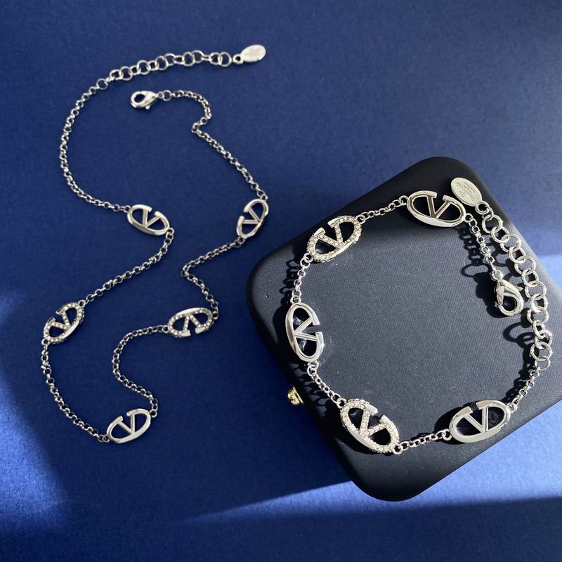 Valentino suits 02yxh11