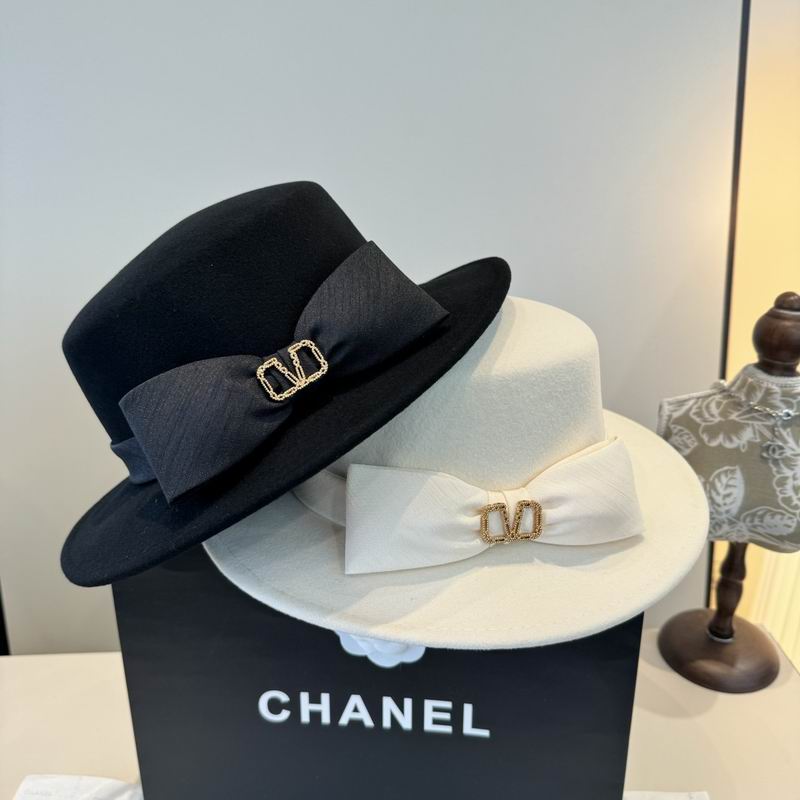 Valentino top hat 100502