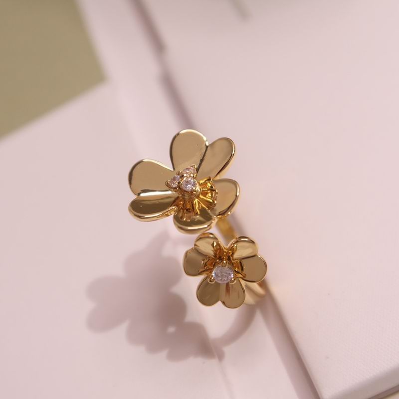 Van Cleef & Arpels ring 05yxs01
