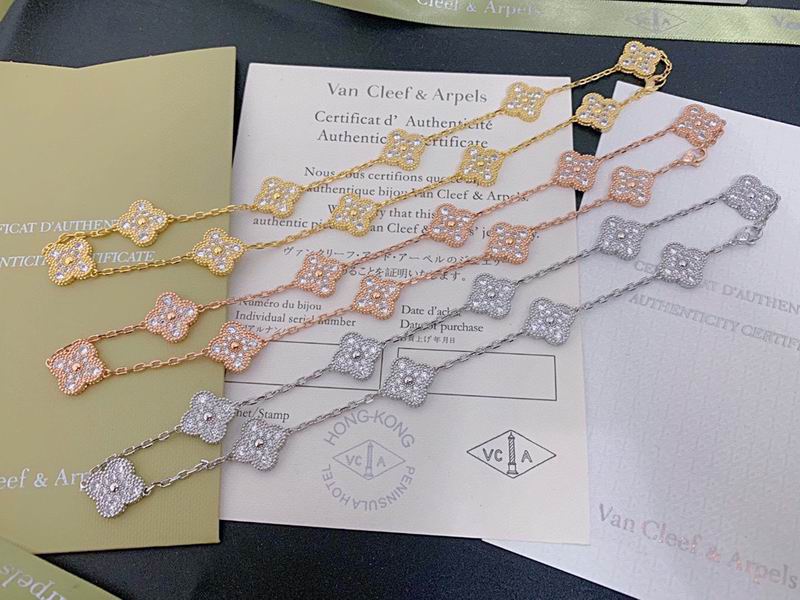 Van Cleef & Arpels necklace 05yxs02