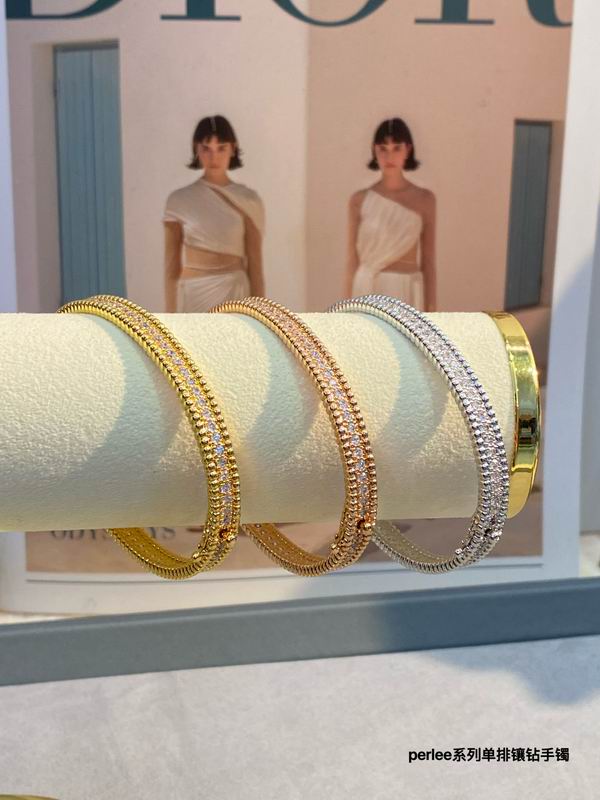 Van Cleef & Arpels bracelet 03lyh46