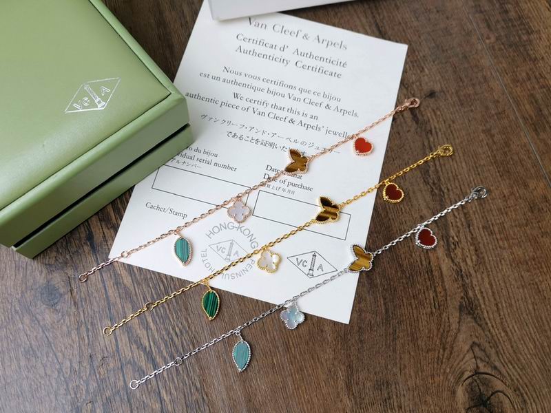 Van Cleef & Arpels bracelet 11yxq06