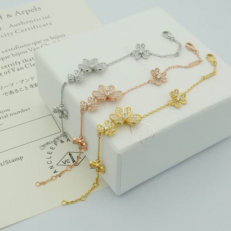 Van Cleef & Arpels bracelet 11yxq11