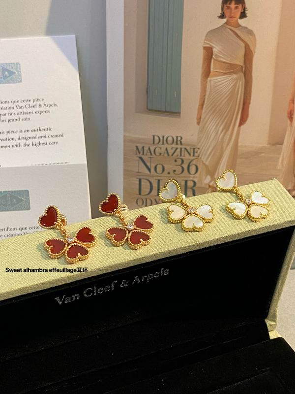 Van Cleef & Arpels earring 03lyh24