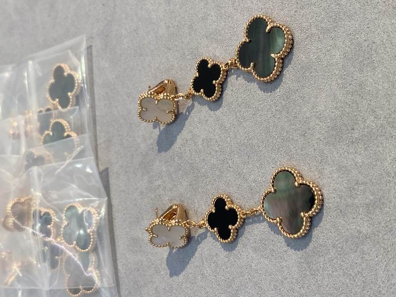 Van Cleef & Arpels earring 03lyh34
