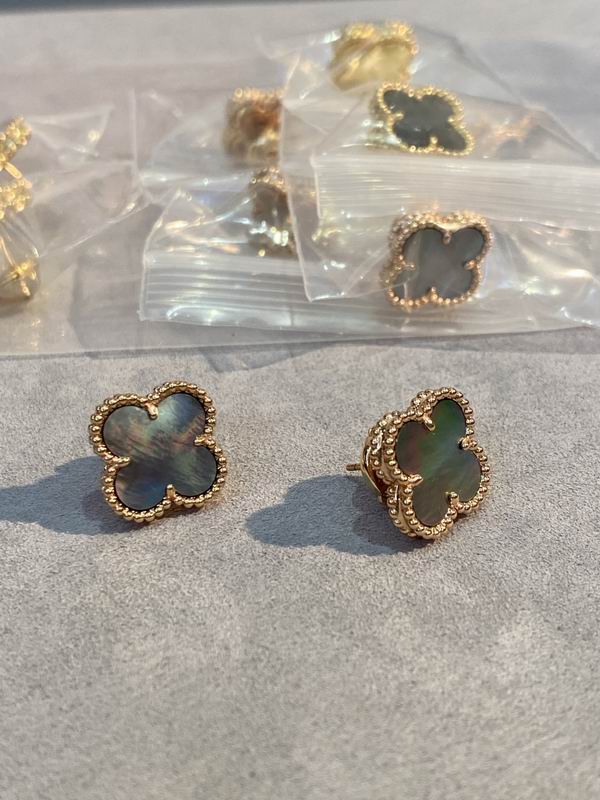 Van Cleef & Arpels earring 03lyh41