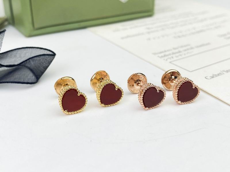Van Cleef & Arpels earring 11yxq04