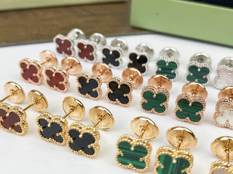 Van Cleef & Arpels earring 12yxq04