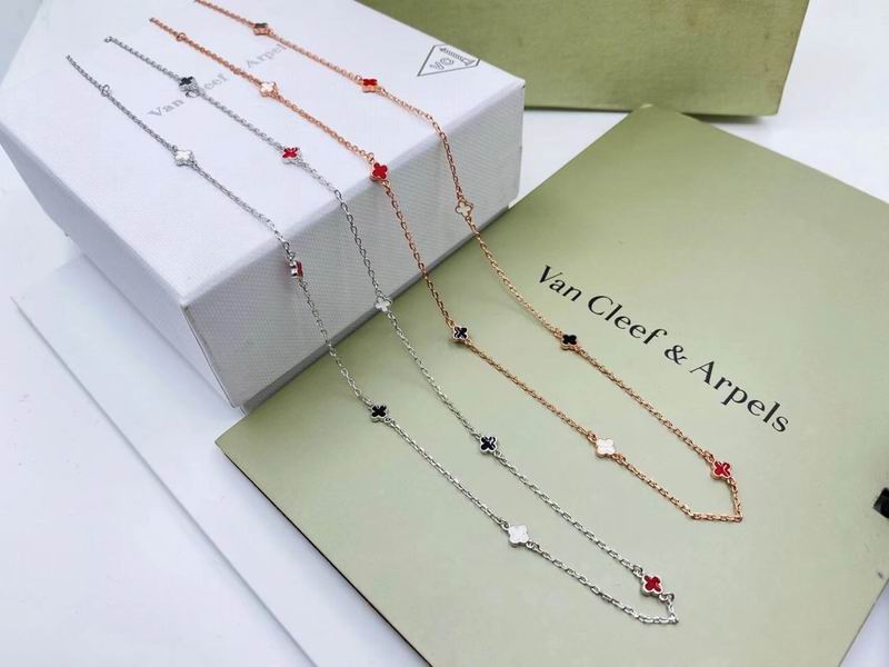 Van Cleef & Arpels necklace 10yxq02