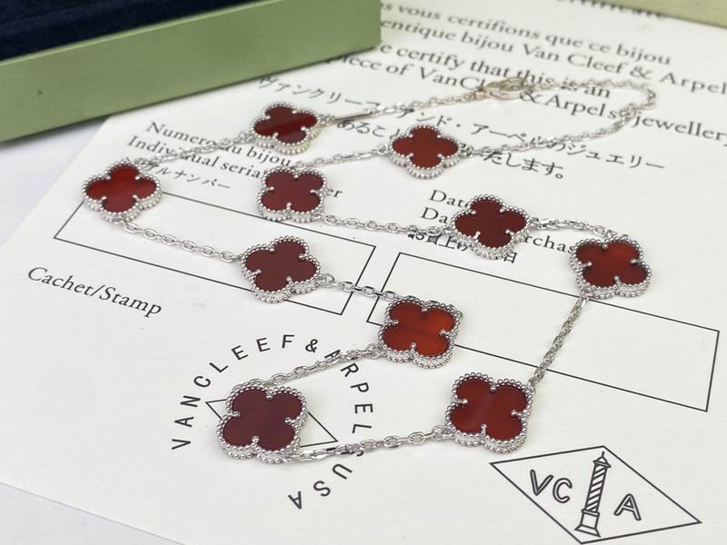 Van Cleef & Arpels necklace 11yxq02
