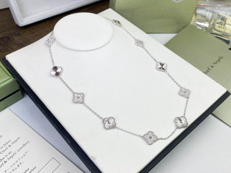 Van Cleef & Arpels necklace 11yxq04