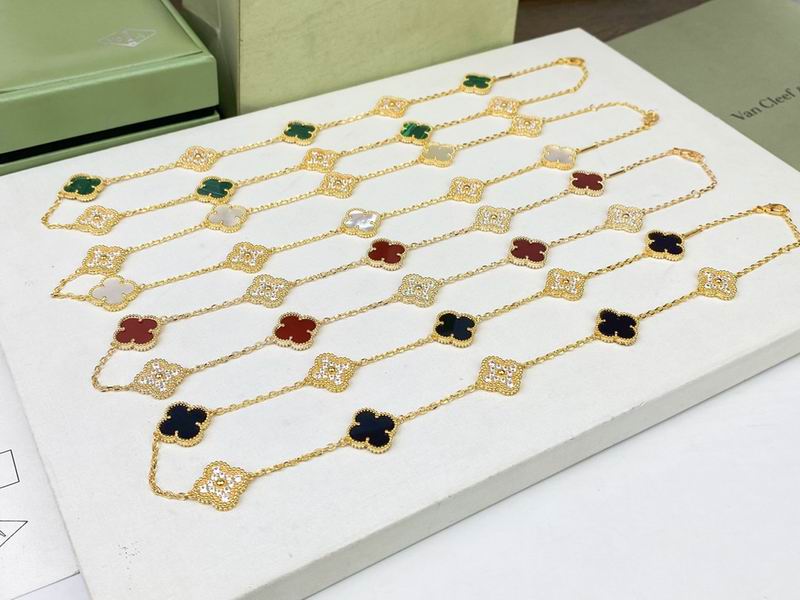 Van Cleef & Arpels necklace 12yxq12