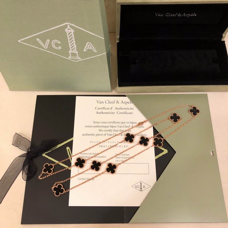 Van Cleef & Arpels necklace 12yxq37