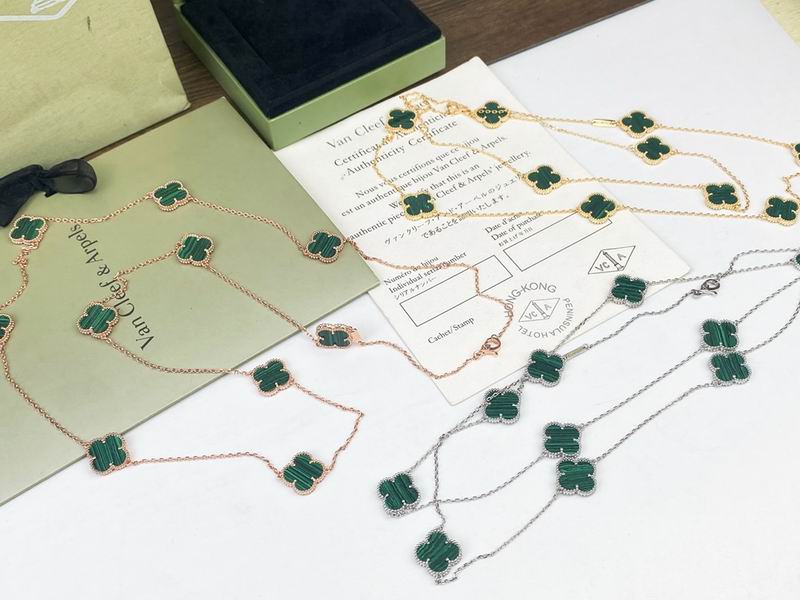 Van Cleef & Arpels necklace 12yxq40