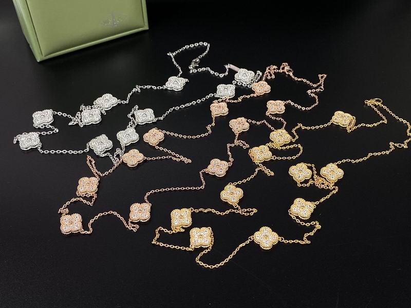 Van Cleef & Arpels necklace 12yxq42