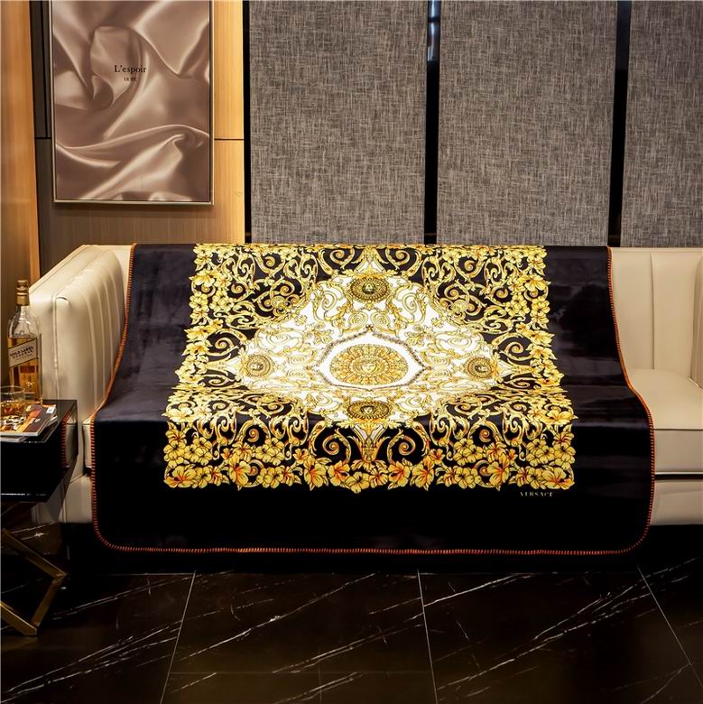 Versace 1.5x1.5m 1.5x2.0m 2.0x2.3m 37