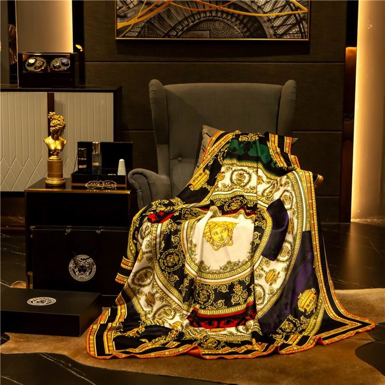 Versace 1.5x1.5m 1.5x2.0m 2.0x2.3m 38