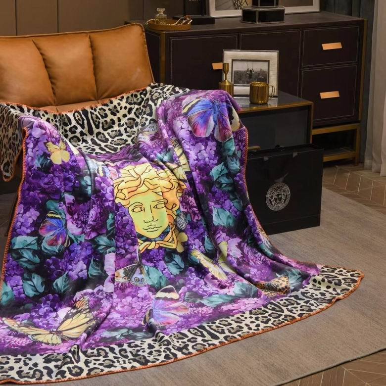 Versace 1.5x1.5m 1.5x2.0m 2.0x2.3m 61