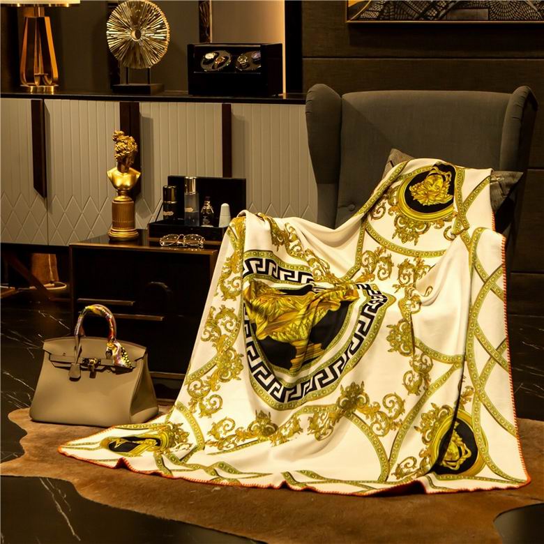 Versace 1.5x1.5m 1.5x2.0m 2.0x2.3m 42