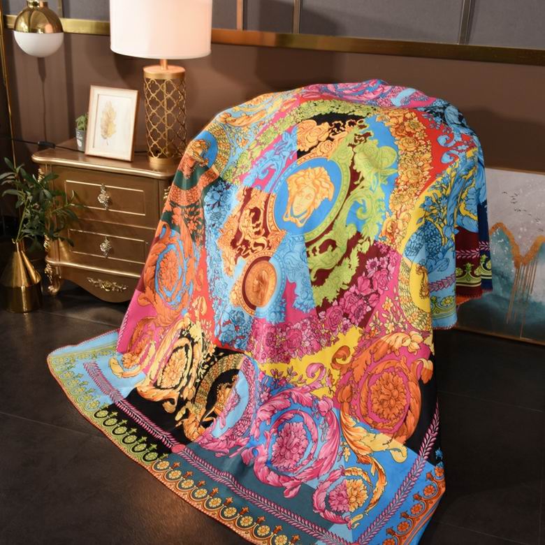 Versace 1.5x1.5m 1.5x2.0m 2.0x2.3m 50