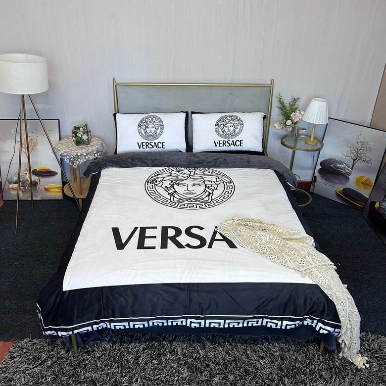 Versace 2.0x2.3m 05