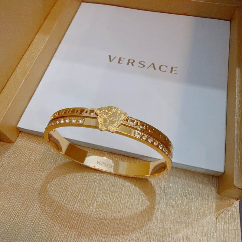 Versace bracelet 11yxx12